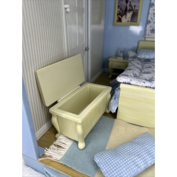 Laura Ashley Jazwares Room by Room Dollhouse Bedroom Light Phone Works 10” Cube - Picture 4 of 14